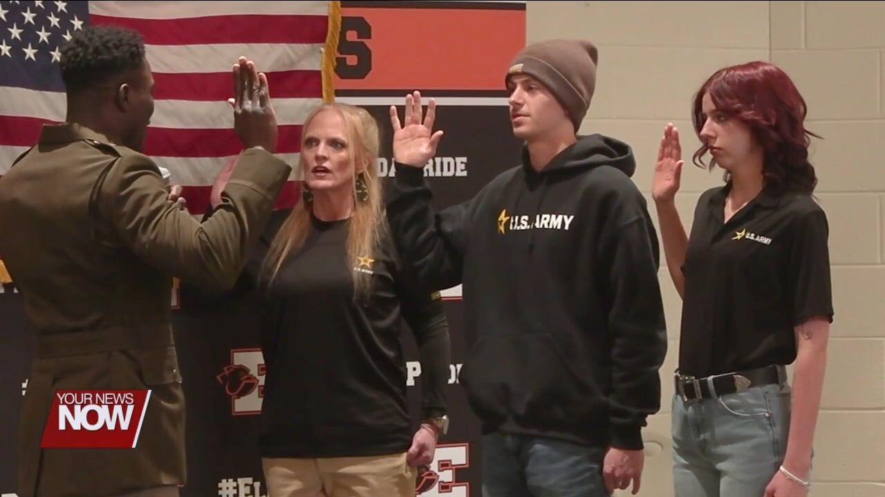 Elida teacher and two seniors sworn Into U.S. Military